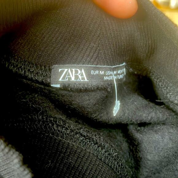 Zara size medium Black 'New York Forever' graphic woman's cropped Sweatshirt - Picture 9 of 11